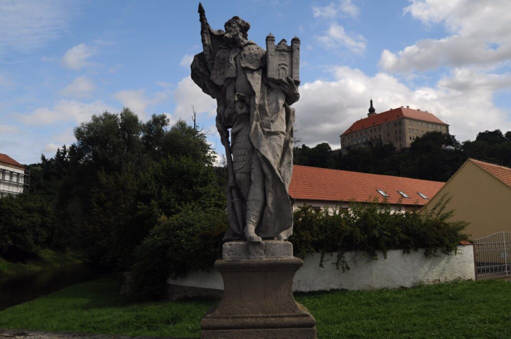 Náměšť nad Oslavou - historický most barokní sochy