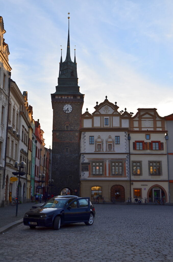 Pardubice Pernštýnské náměstí Zelená brána a věž