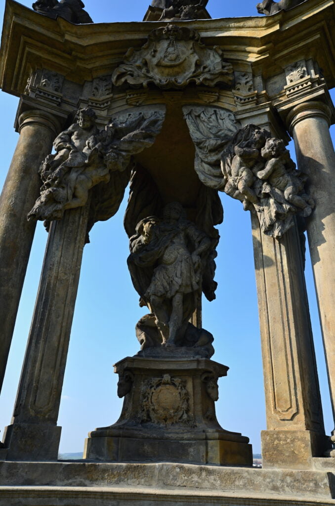 Pomník císaře Karla VI. Hlavenec