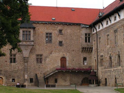 budyne-nad-ohri-hrad-zamek-04