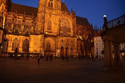 chram-svateho-vita-a-vojtecha-pamatka-praha-02