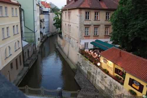 kampa-certovka-vltava-nabrezi-pamatka-praha-04