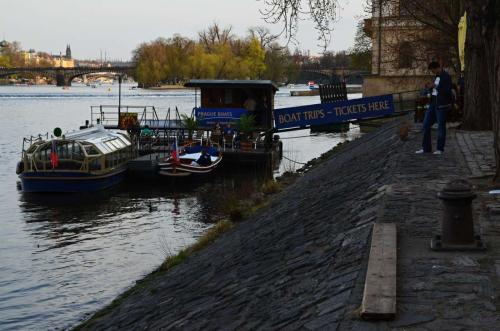 kampa-certovka-vltava-nabrezi-pamatka-praha-22