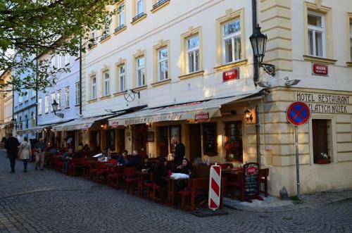 kampa-certovka-vltava-nabrezi-pamatka-praha-31