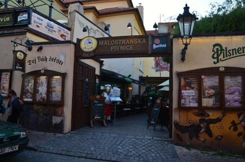 kampa-certovka-vltava-nabrezi-pamatka-praha-42
