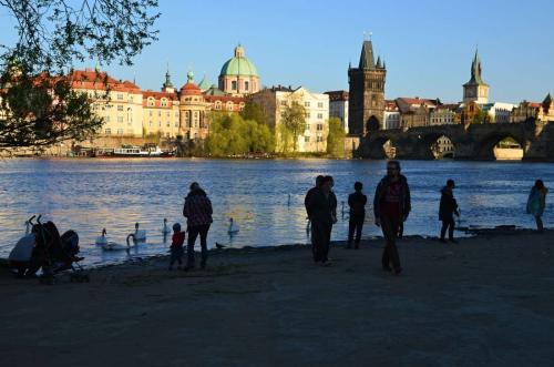 kampa-certovka-vltava-nabrezi-pamatka-praha-46