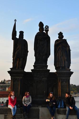 karluv-most-vltava-nabrezi-parniky-pamatka-praha-114
