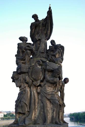 karluv-most-vltava-nabrezi-parniky-pamatka-praha-24