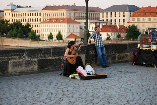 karluv-most-vltava-nabrezi-parniky-pamatka-praha-30