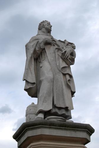 karluv-most-vltava-nabrezi-parniky-pamatka-praha-78
