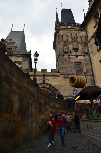 karluv-most-vltava-nabrezi-parniky-pamatka-praha-80