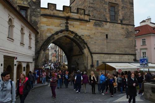 karluv-most-vltava-nabrezi-parniky-pamatka-praha-81