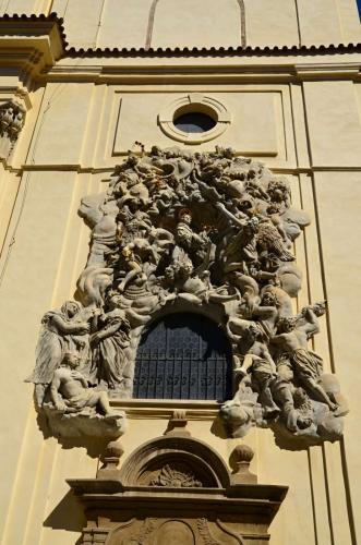 kostel-klasterni-bazilika-svateho-jakuba-vetsiho-pamatka-praha-02