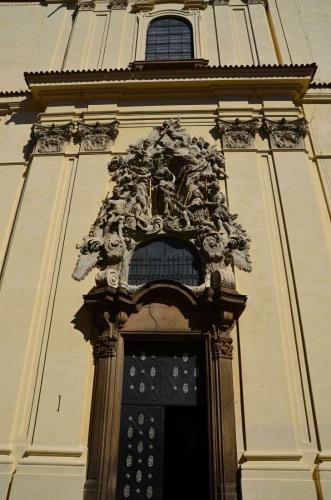 kostel-klasterni-bazilika-svateho-jakuba-vetsiho-pamatka-praha-03