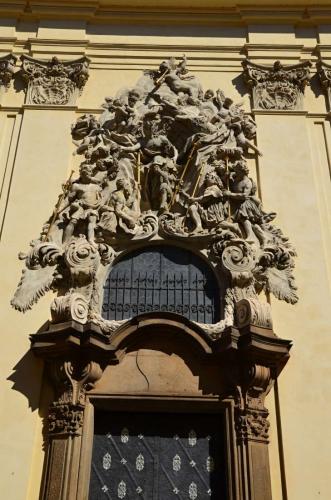 kostel-klasterni-bazilika-svateho-jakuba-vetsiho-pamatka-praha-04