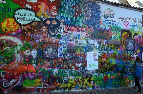 lennonova-zed-lennon-wall-prague-pamatka-praha-05