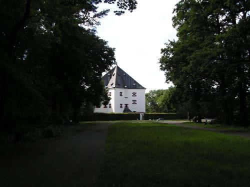 letohradek-hvezda-a-obora-pamatka-praha-02