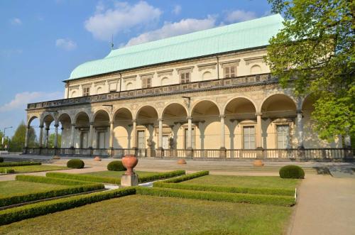 letohradek-kralovny-anny-belveder-pamatka-praha-07