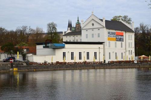 muzeum-kampa-galerie-sovovy-mlyny-praha-04