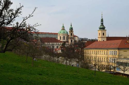 petrin-rozhledna-hvezdarna-bludiste-v-praze-05