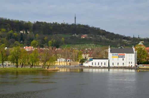 petrin-rozhledna-hvezdarna-bludiste-v-praze-07