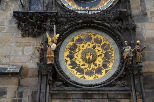 staromestsky-orloj-pamatka-v-praze-03