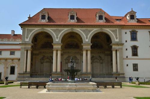 valdstejnsky-palac-senat-cr-praha-01