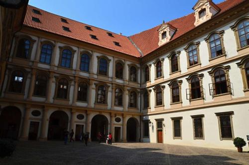 valdstejnsky-palac-senat-cr-praha-03