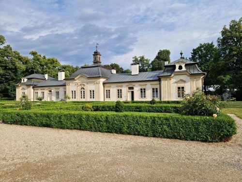 zamek-bon-repos-stredni-cechy-03